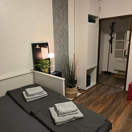 Studio Apartman Tamai Kutina Exterior photo