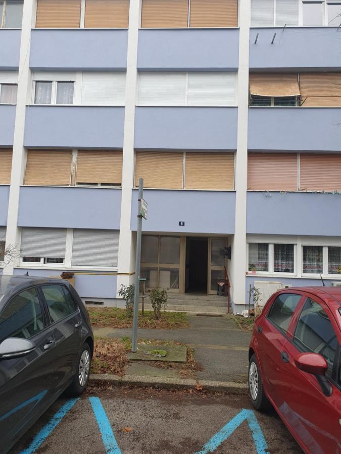 Studio Apartman Tamai Kutina Exterior photo